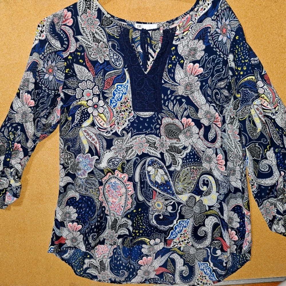 DR2 silky blouse XL (can fit 2x)